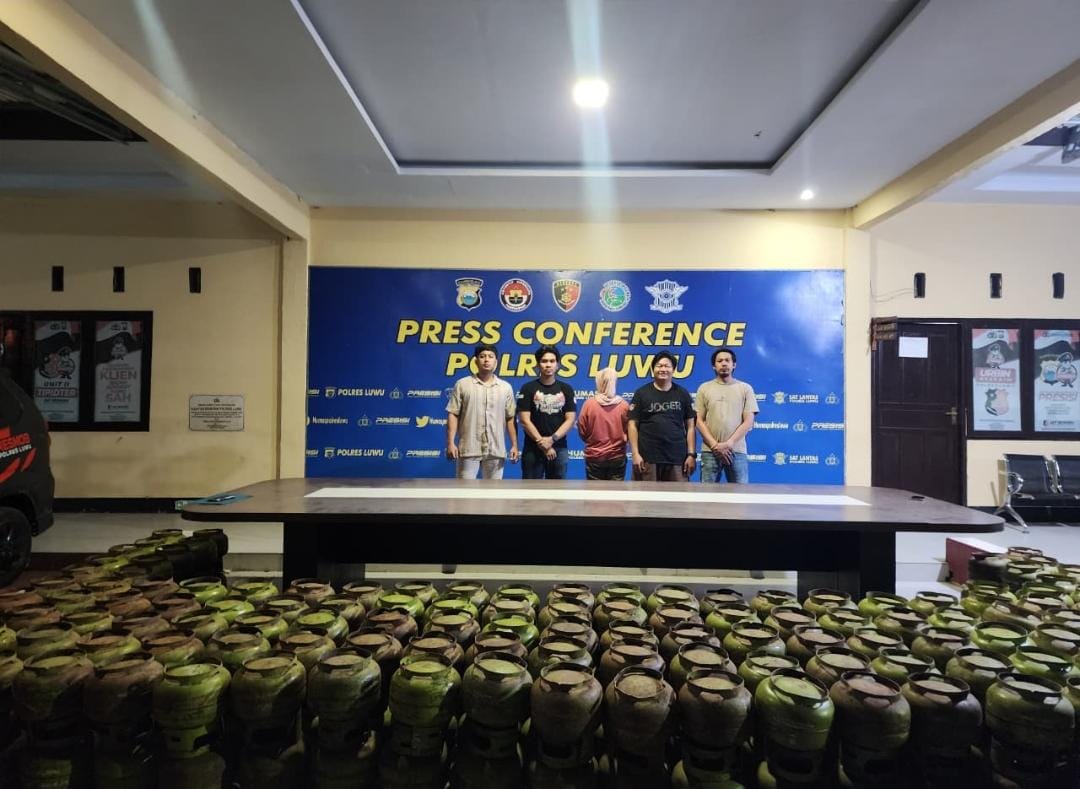 Satreskrim Polres Luwu mengamankan 250 tabung LPG 3 kilogram bersubsidi di Walenrang, Kabupaten Luwu