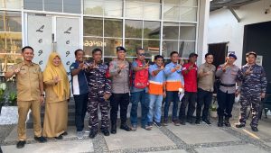 Aksi bersih pantai dan transplantasi terumbu karang Pulau Bulu Poloe Luwu Timur