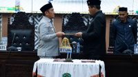 Bupati Luwu Timur Irwan Bachri Syam menyerahkan Ranperda APBD 2027 ke DPRD Luwu Timur