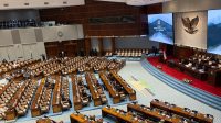 dpr-sahkan-apbn-2027-defisit-2-4-persen-dan-belanja-rp-4-106 DPR Sahkan APBN 2027, Defisit 2,4 Persen dan Belanja Rp 4.106 Triliun