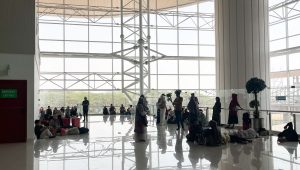Jemaah umrah Luwu Timur tertahan di Bandara Sultan Hasanuddin