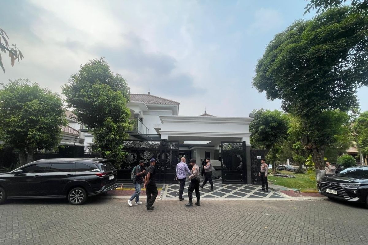 kpk-geledah-rumah-yayat-sudrajat-cibubur Rumah anggota Polri Yayat Sudrajat digeledah KPK di Cibubur Depok