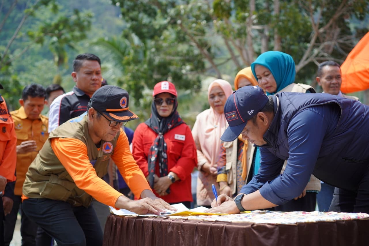 luwu-tetapkan-10-desa-tangguh-bencana-2026-bupati-tekankan-k Luwu Tetapkan 10 Desa Tangguh Bencana 2026, Bupati Tekankan Kolaborasi Lintas Pihak
