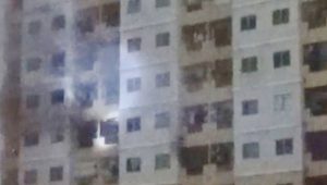 Panel Listrik Lantai 8 Terbakar, 53 Penghuni Apartemen Teluk Intan Dievakuasi