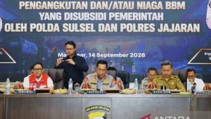 Kapolda Sulsel merilis pengungkapan 10 kasus penyalahgunaan BBM bersubsidi di Mapolda Sulsel