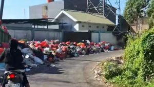 Sampah Menggunung Sepekan di Gowa, 27 Armada DLH Berhenti Imbas BBM dan TPA Ditutup