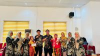 Juara 1 pidato Bahasa Bugis FTBI Luwu Timur dari SDN 238 Mallaulu