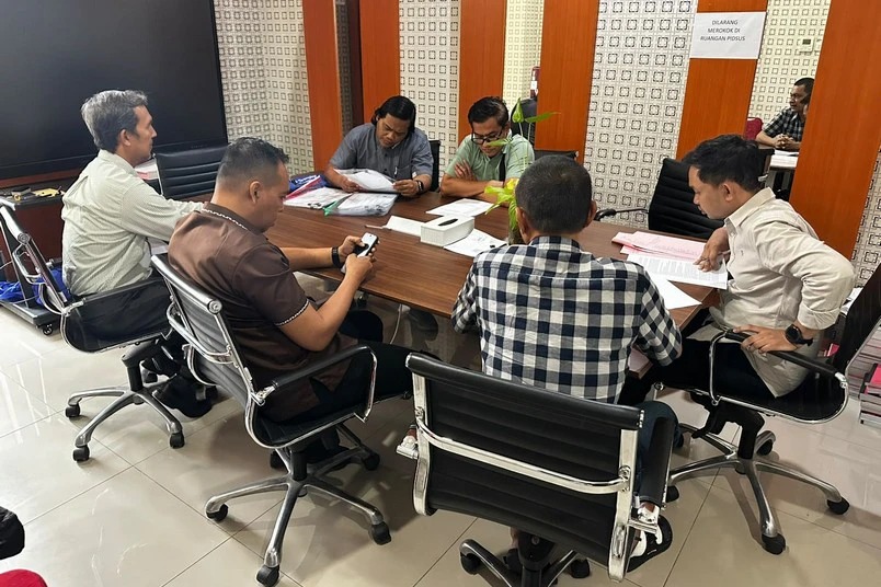 bos-tambang-nikel-penggelapan-pajak-kejari-makassar Penyerahan tersangka dan barang bukti kasus penggelapan pajak ke Kejari Makassar