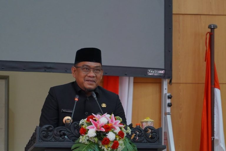 Bupati Luwu Serahkan Dua Ranperda Perseroda Luwu Cemerlang, Bisnis Utama Perdagangan BBM