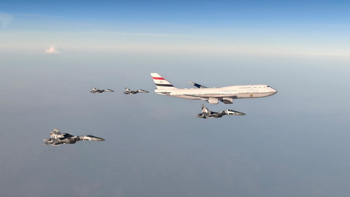 Empat Sukhoi TNI AU Sambut Al-Sisi dengan Flypast di Lanud Halim