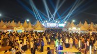expo-kumkm-malam-penutupan Ribuan pengunjung di malam penutupan Expo K-UMKM Sorowako dengan sorot lampu laser