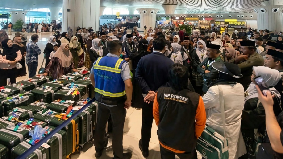 Jemaah Umrah Sulsel Tertahan di Bandara Hasanuddin, Jadwal ke Madinah Belum Pasti