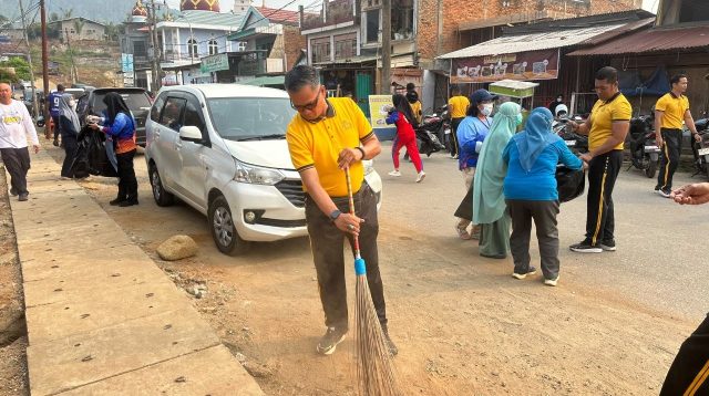 Green Policing Polres Luwu Timur di Pasar Malili