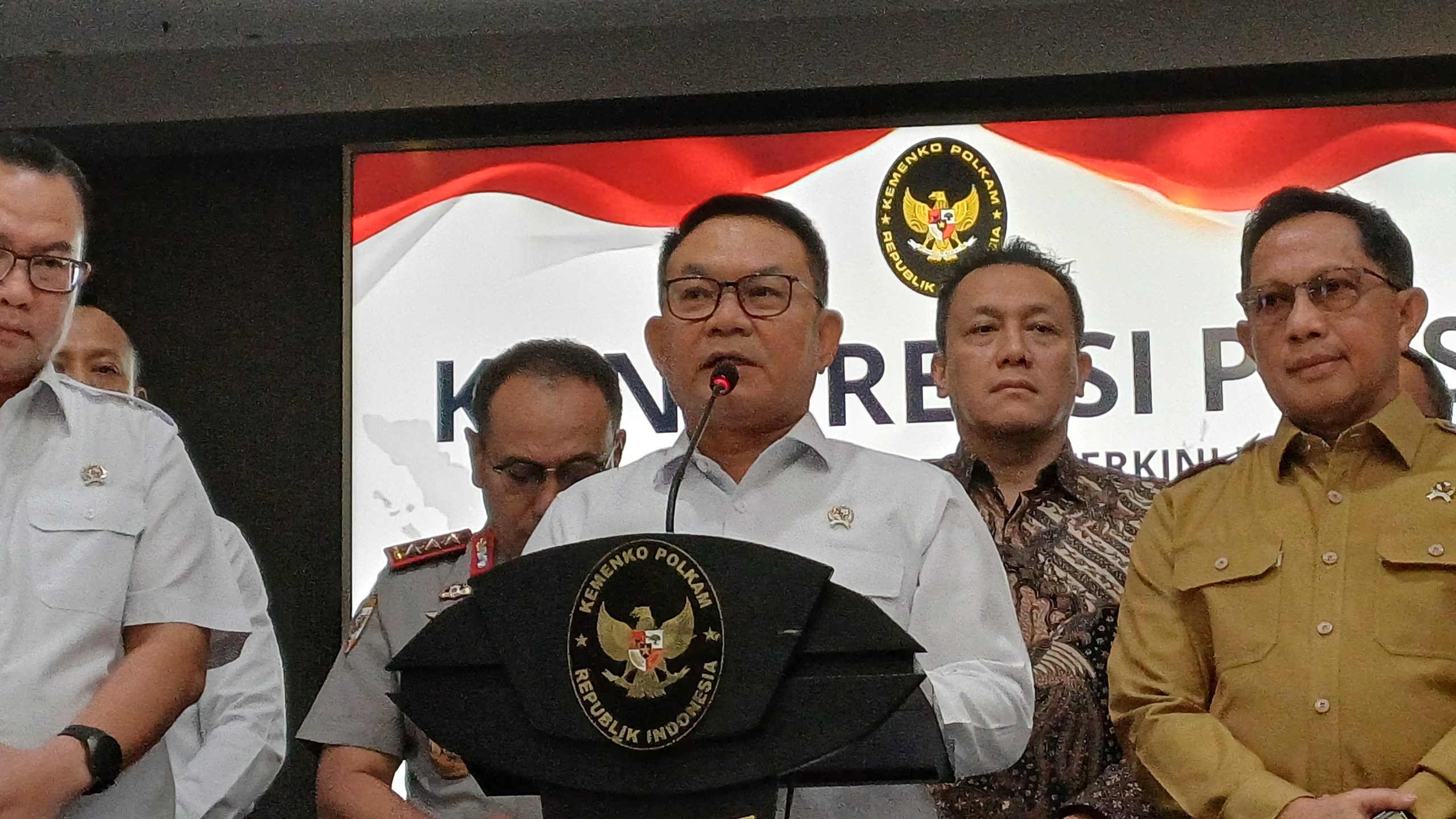 karhutla-belum-berstatus-bencana-nasional-menko-polkam-negar Karhutla Belum Berstatus Bencana Nasional, Menko Polkam: Negara Masih Mampu