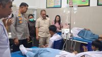 keracunan-massal-sman-4-luwu-timur Bupati Luwu Timur dan Kapolres meninjau korban keracunan di Puskesmas Mangkutana