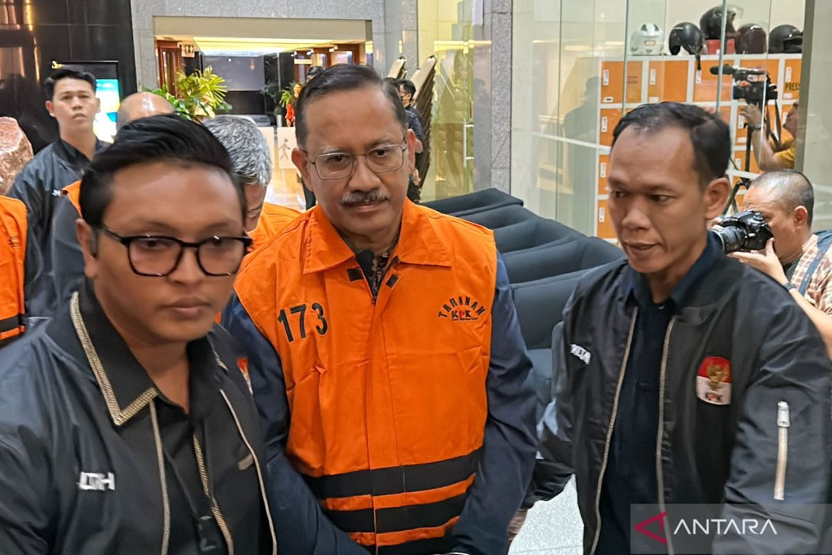 kpk-beberkan-rincian-uang-8-tersangka-kasus-korupsi-jalan-su KPK Beberkan Rincian Uang 8 Tersangka Kasus Korupsi Jalan Sumut
