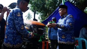 Luwu Timur Salurkan Alsintan Rp3,37 Miliar, Bupati Irwan Ingatkan Jangan Dikuasai Segelintir Orang