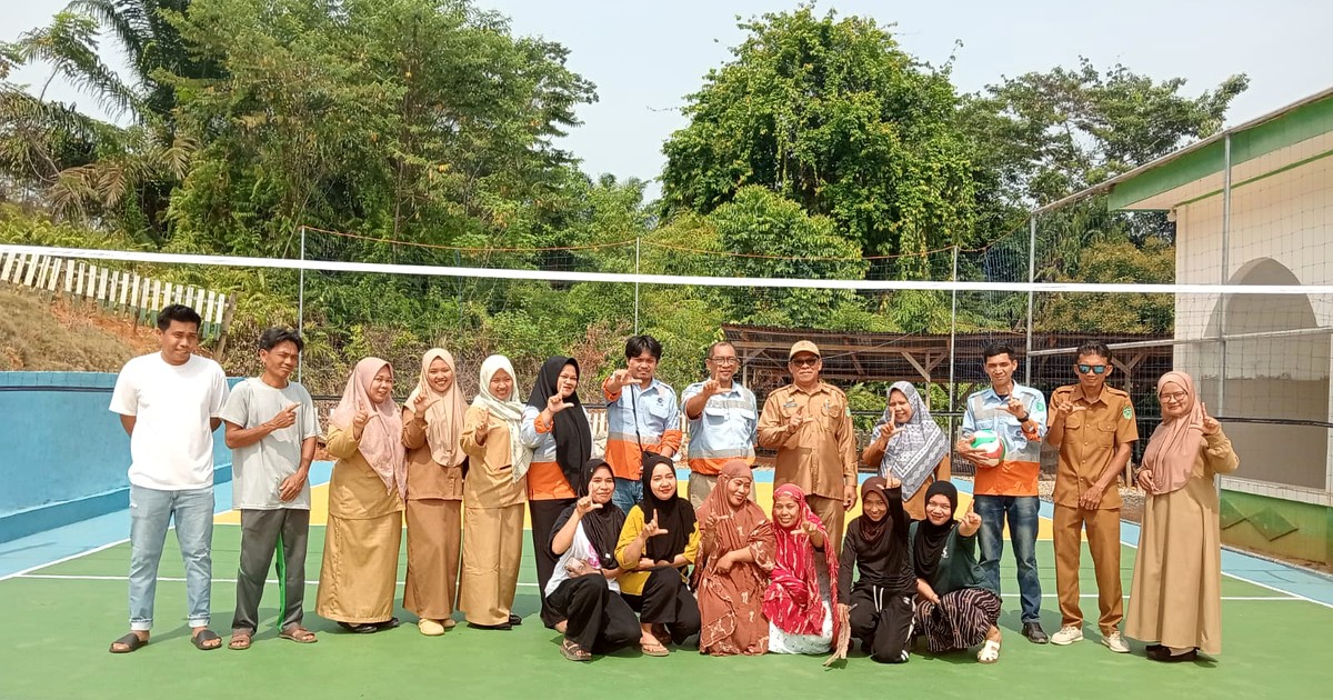 Peresmian lapangan voli Desa Pasi-Pasi Peresmian lapangan bola voli Dusun Harapan Desa Pasi-Pasi Malili