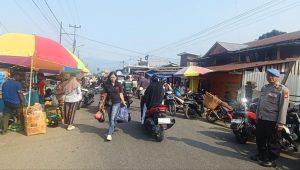 Patroli Polsek Wasuponda di Pasar Ledu-Ledu Luwu Timur