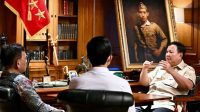 prabowo-kumpulkan-petinggi-baru-bakom-minta-jajar-kebijakan Prabowo Kumpulkan Petinggi Baru Bakom, Minta Jajar Kebijakan Sampai Akar Rumput