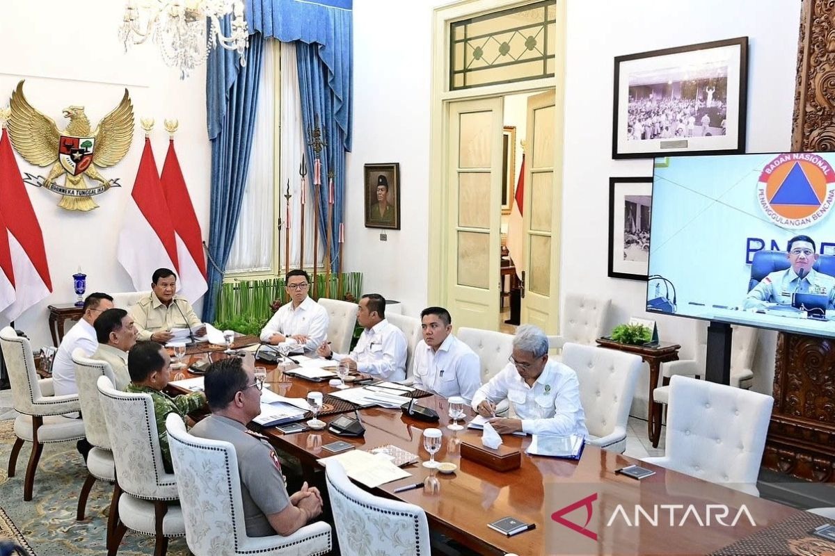 Prabowo Pimpin Rapat Karhutla, 60.177 Personel Dikerahkan di Darat