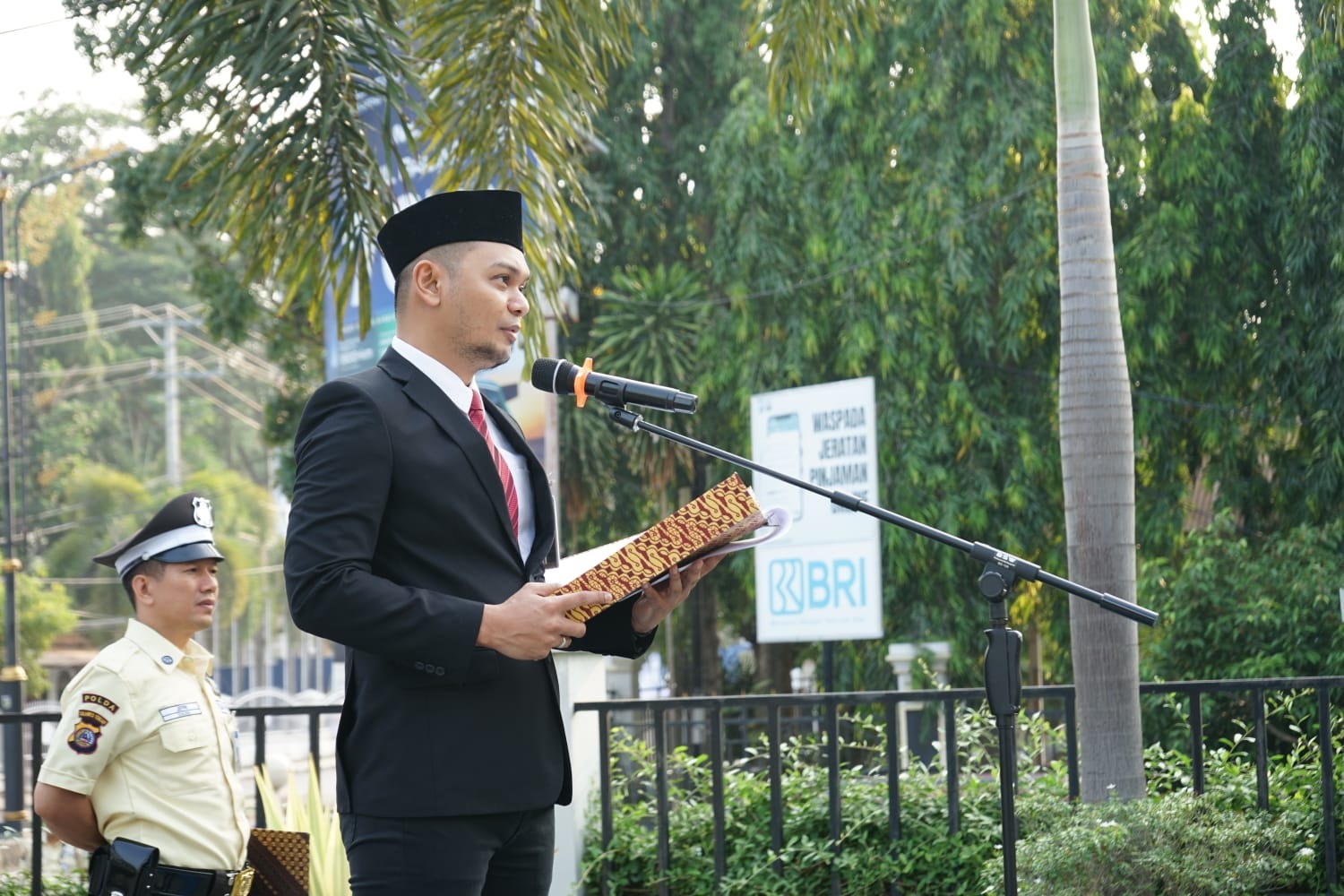 Upacara Sumpah Pemuda di BRI Palu, Erwin Tekankan Empati untuk Perluas Akses Keuangan