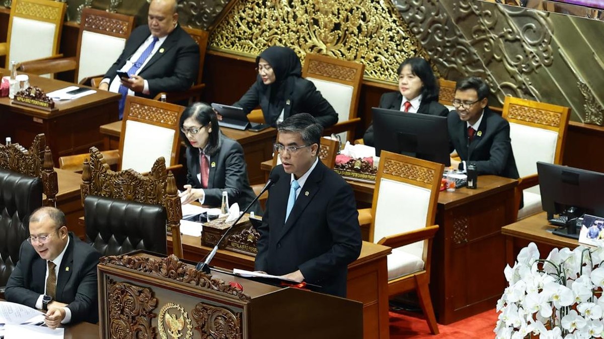 uu-pelindungan-ketenagakerjaan-dpr Menteri Ketenagakerjaan Yassierli dalam rapat paripurna pengesahan UU Pelindungan Ketenagakerjaan