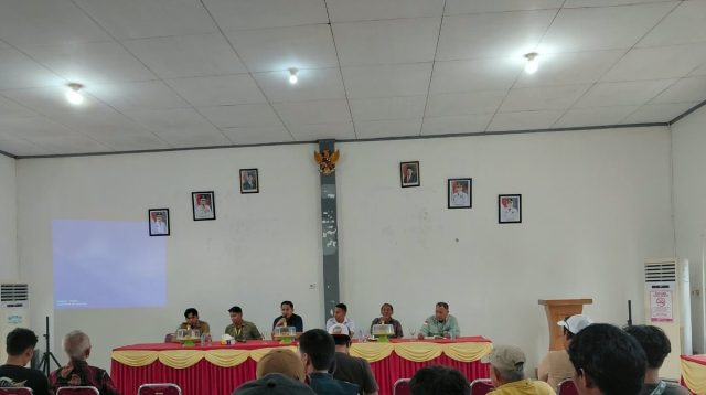 Forum pembahasan polemik pipa minyak PT Vale Indonesia di Balambano, Wasuponda